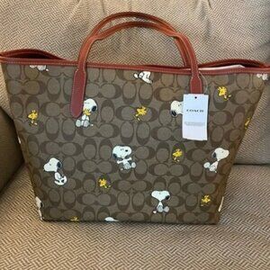 NWT Coach X Peanuts City Tote In With Snoopy Woodstock